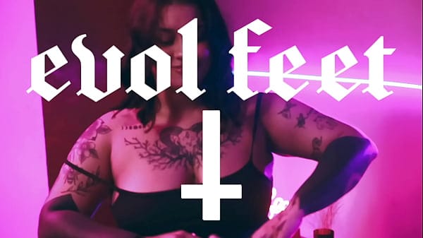 These 3 Girls Playing With Feet Will Be The Most Beautiful Thing You Will See Today